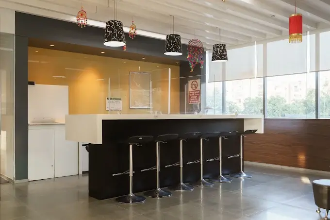 Spring House Workspaces SHGU013 image 3